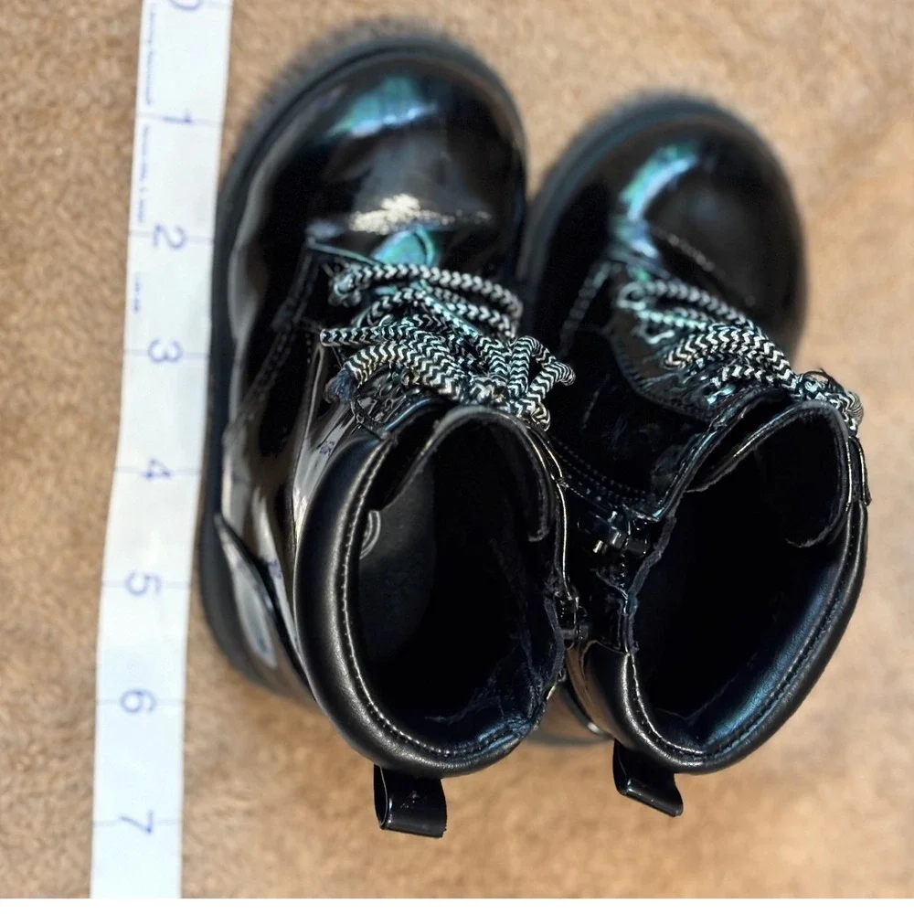 Wonder Nation Black Patent Leather Ankle Boots Side Zip Stars Size‎ 5 GUC